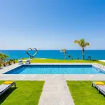 Heaven Villa *