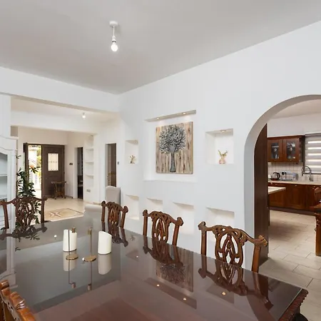 Heaven Villa *
