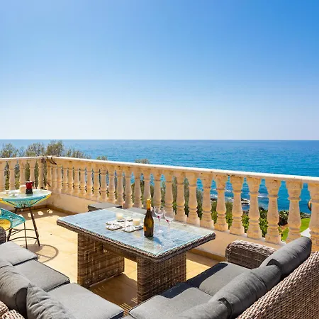 Heaven Villa *